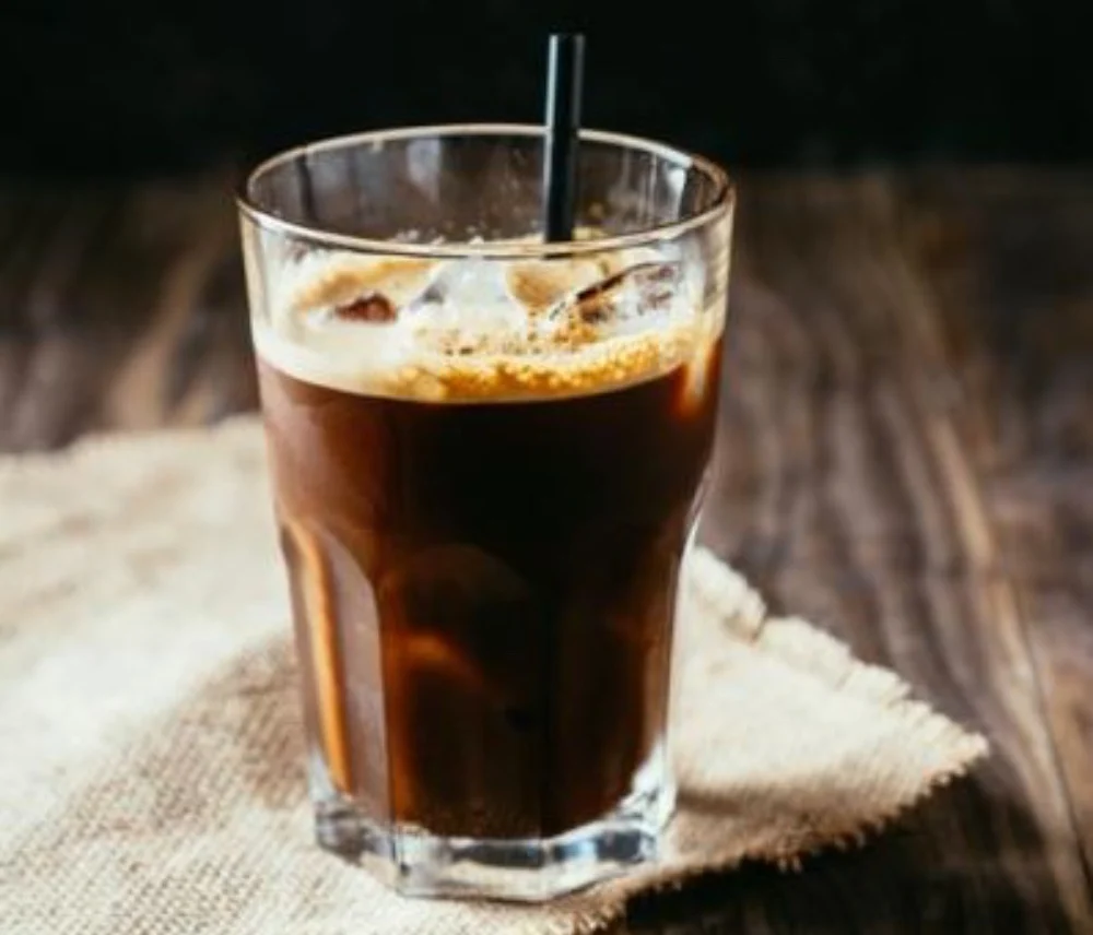Americano en las rocas